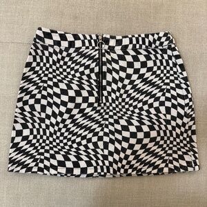 Black and White Wavy Checkered Mini Skirt